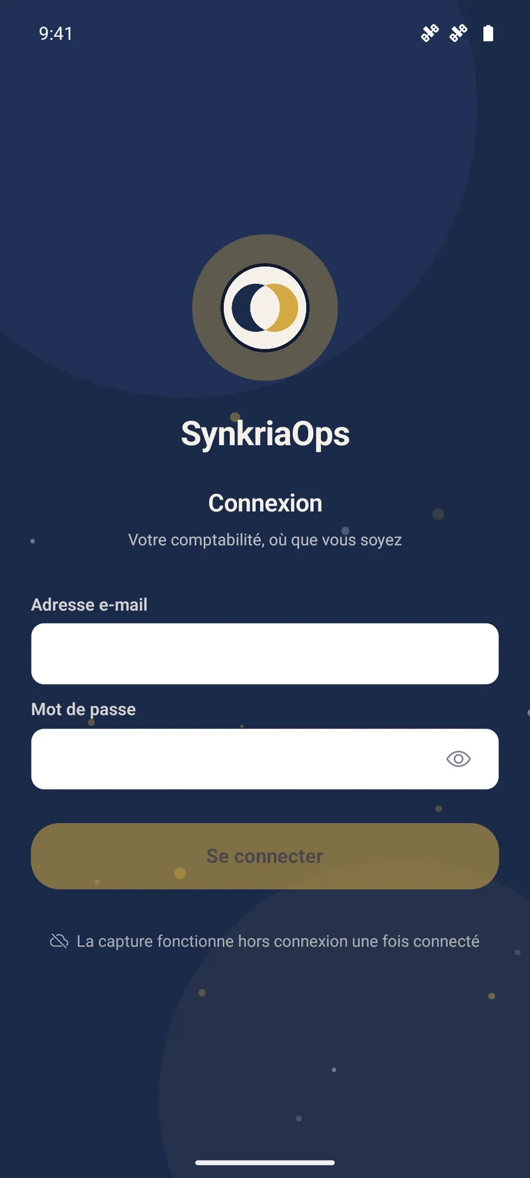 Écran de connexion de l'application mobile SynkriaOps avec adresse e-mail et mot de passe.